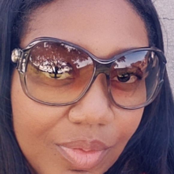 Gucci Sunglasses - Picture 6 of 6